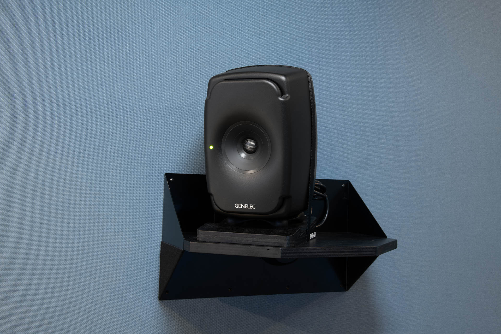 References | 朝日放送テレビ - 10年先まで見据えて誕生したイマーシブ対応の音声中継車