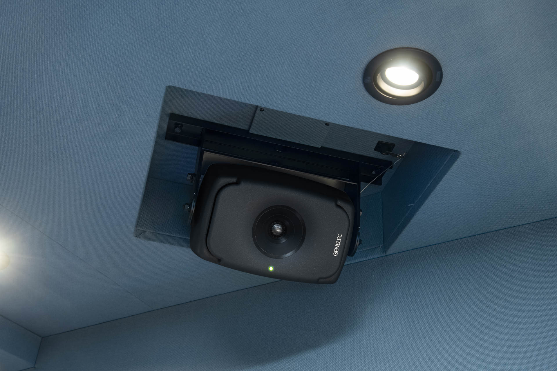 References | 朝日放送テレビ - 10年先まで見据えて誕生したイマーシブ対応の音声中継車