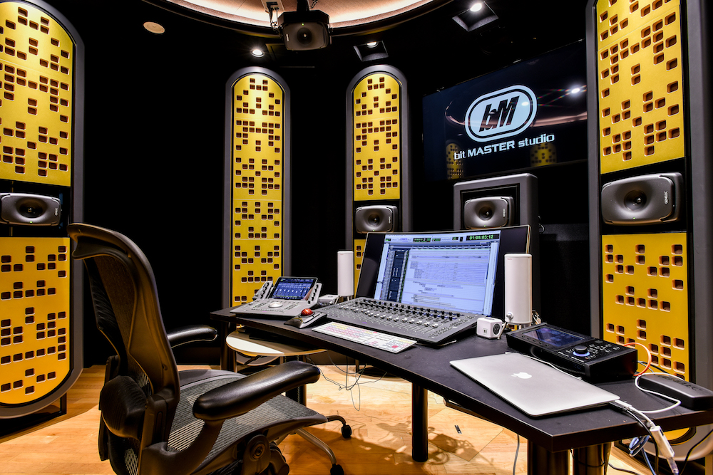 カプコン Dynamic Mixing Stage — 業界を牽引する先進の 3Dオーディオ対応スタジオ