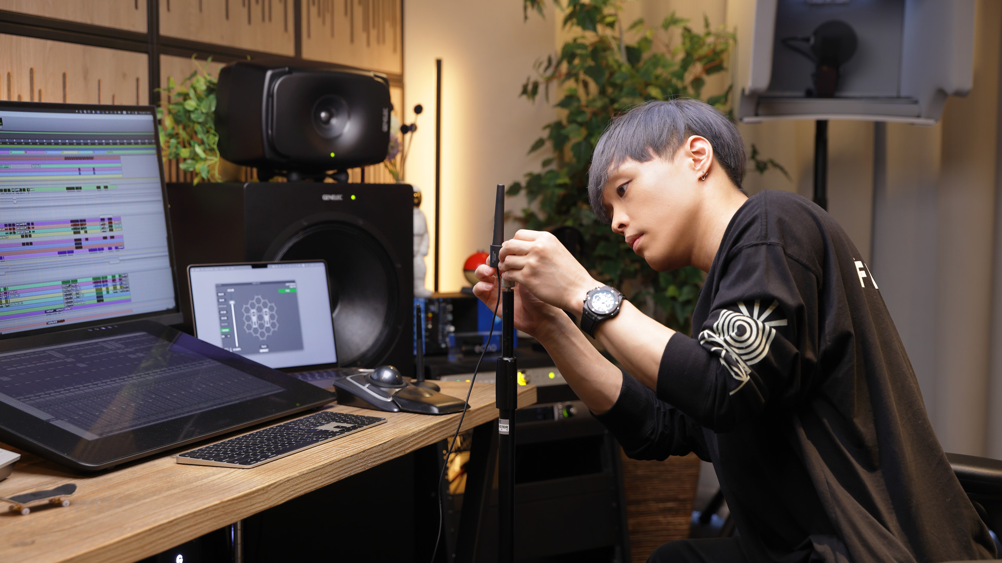 「ボカロ文化をもっと多くの人へ」- DECO*27の想いを支えるGenelec