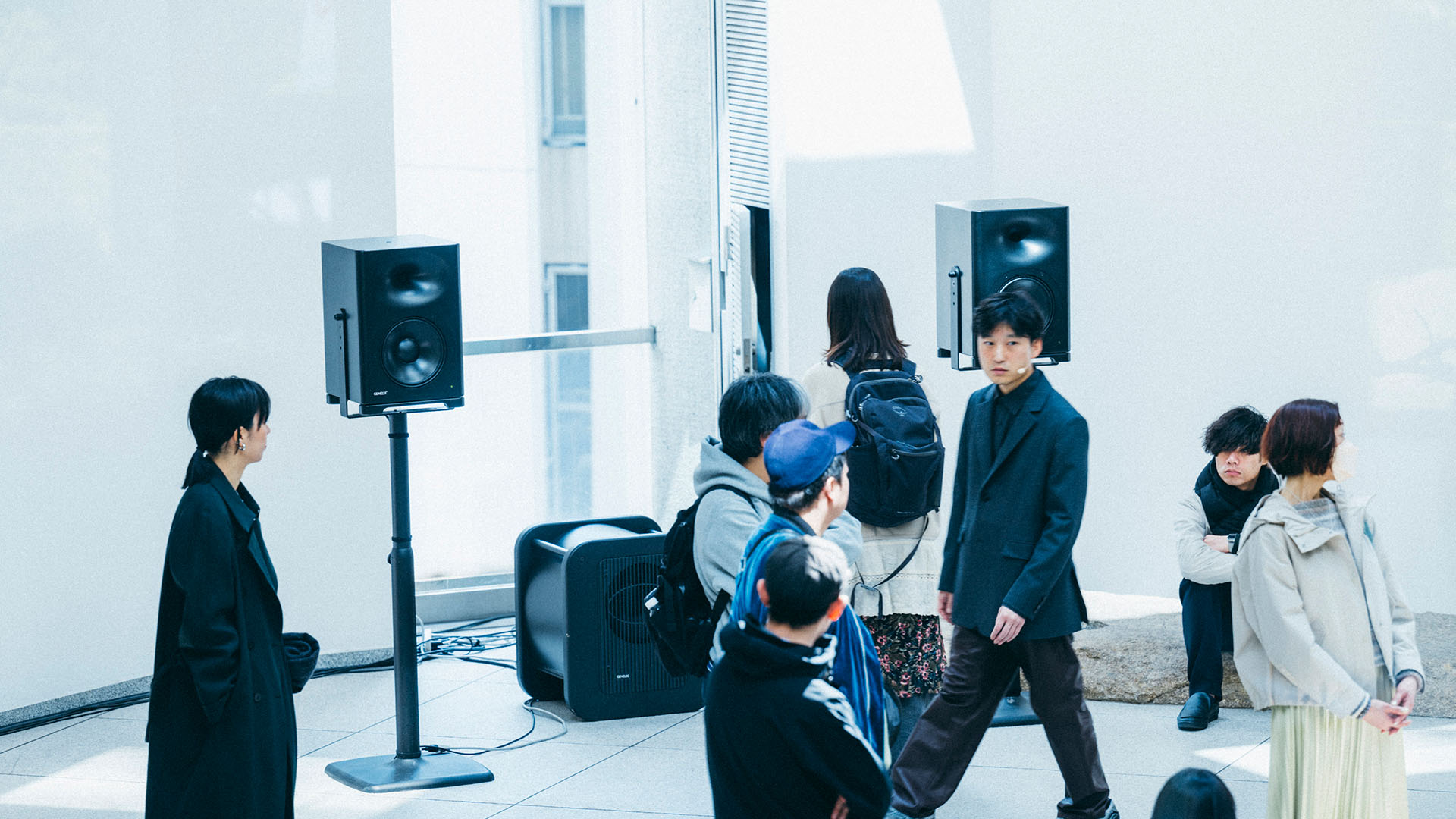 蓮沼執太「unpeople-初演-」：モニタースピーカーでありながら小
