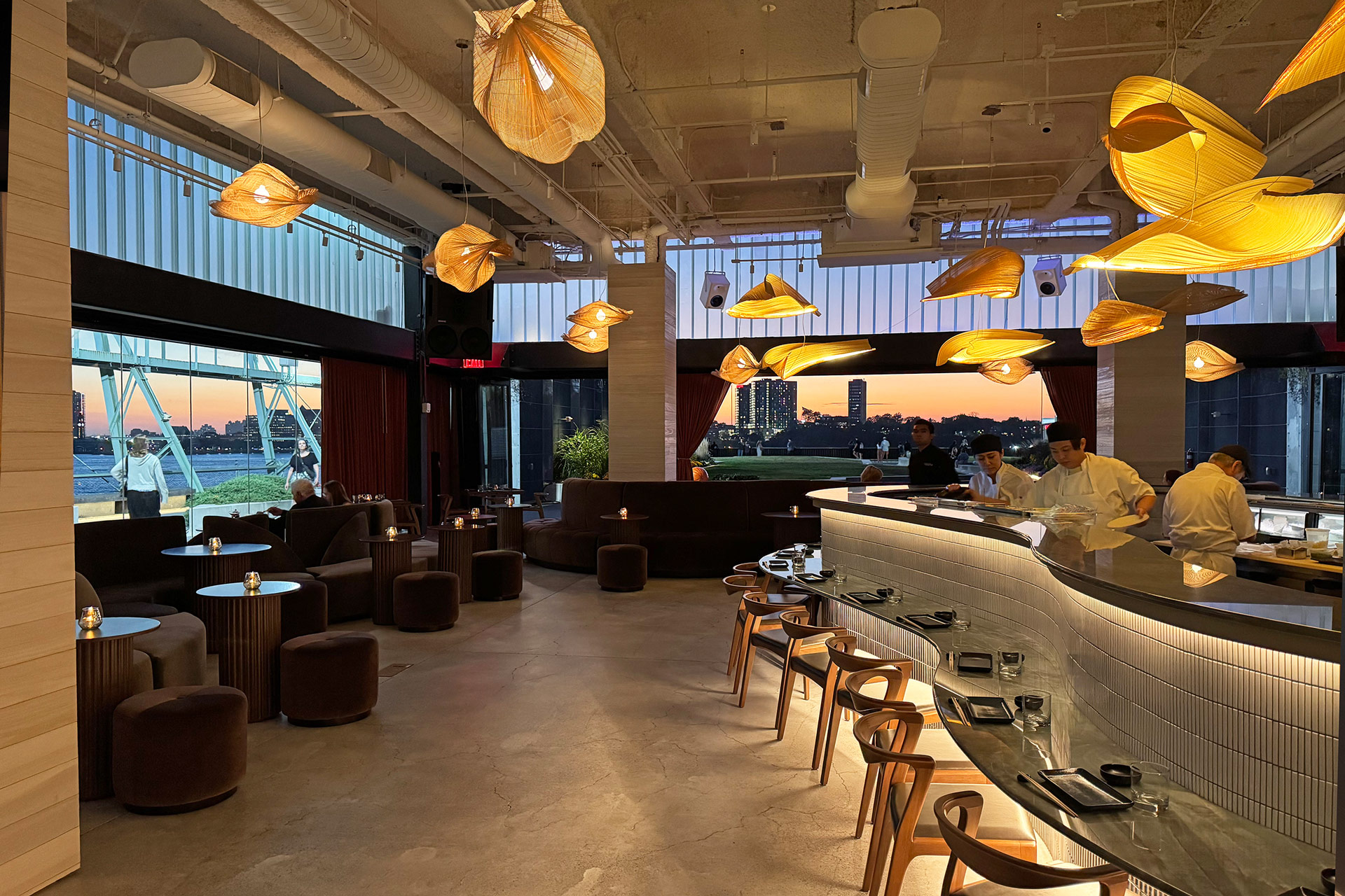 ニューヨークのルーフトップ型日本食レストラン、Miru NYCで過ごすプレミアムな時間を支えるGenelecイマーシブ・サウンド