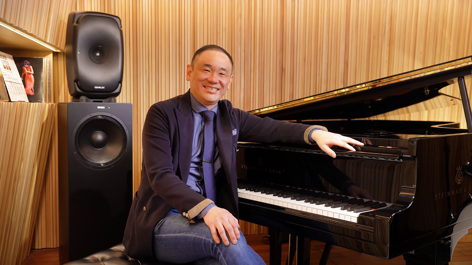 THE MOMENT JAZZ CLUB